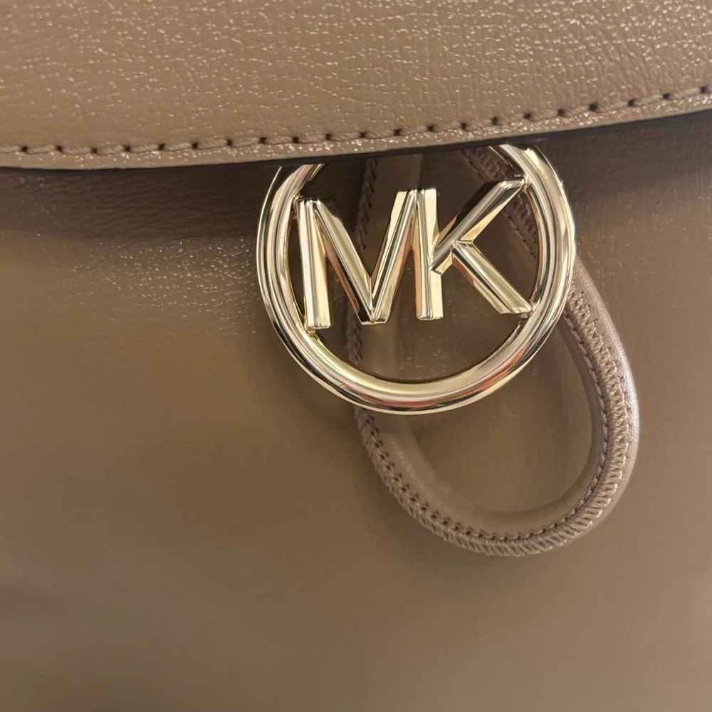 Michael Kors Beige Leather 🎒 Drawstring Backpack Cheryl Medium